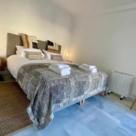 Apartment Luxury Apartm Brand Newswimming Poolgolf *